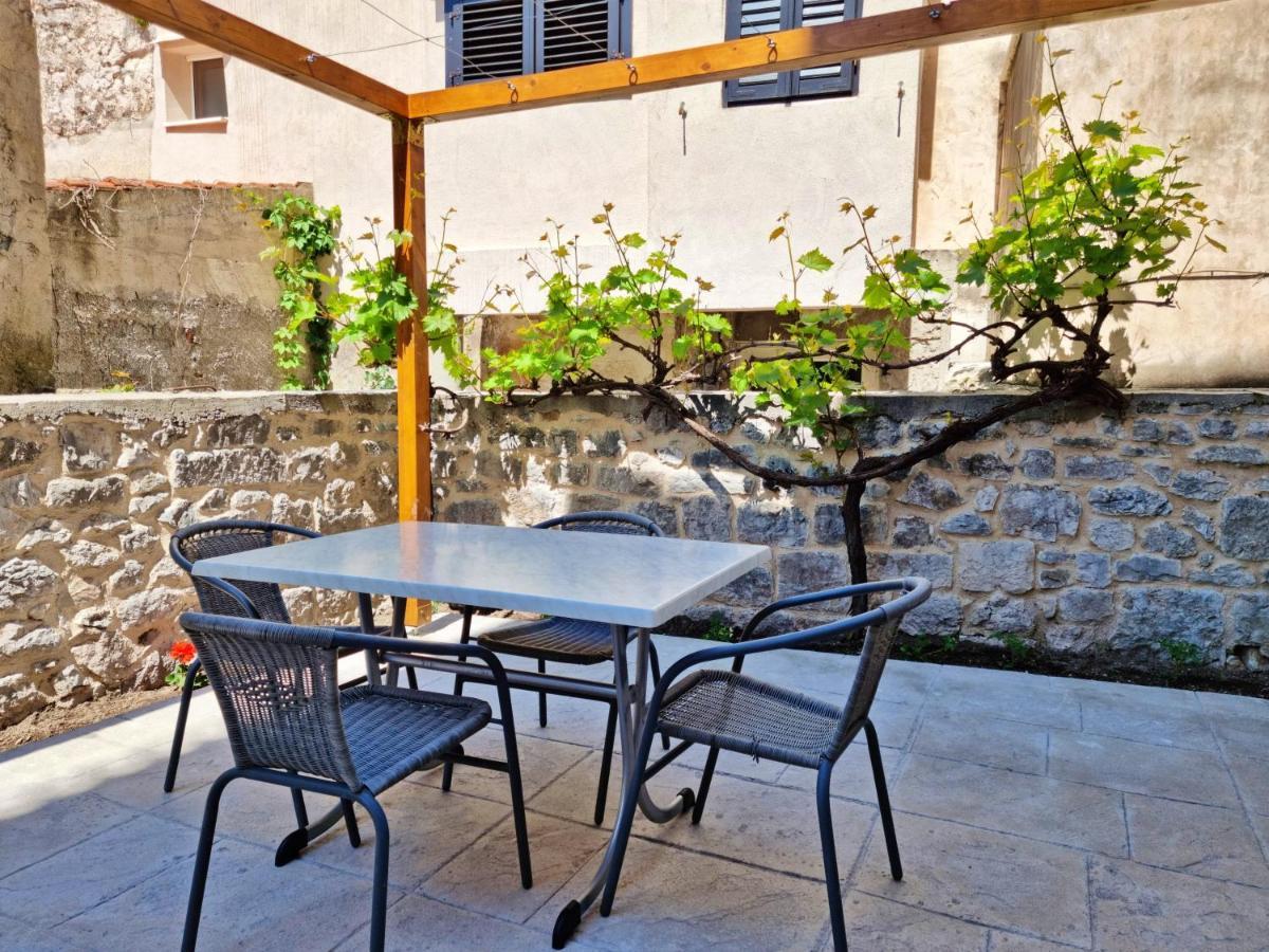 Apartment Hana Omis Luaran gambar